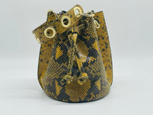 Load image into Gallery viewer, Her Accessory Lane