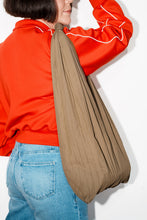 Load image into Gallery viewer, Light Leger Bag
