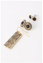 Load image into Gallery viewer, Antique Earring Set

